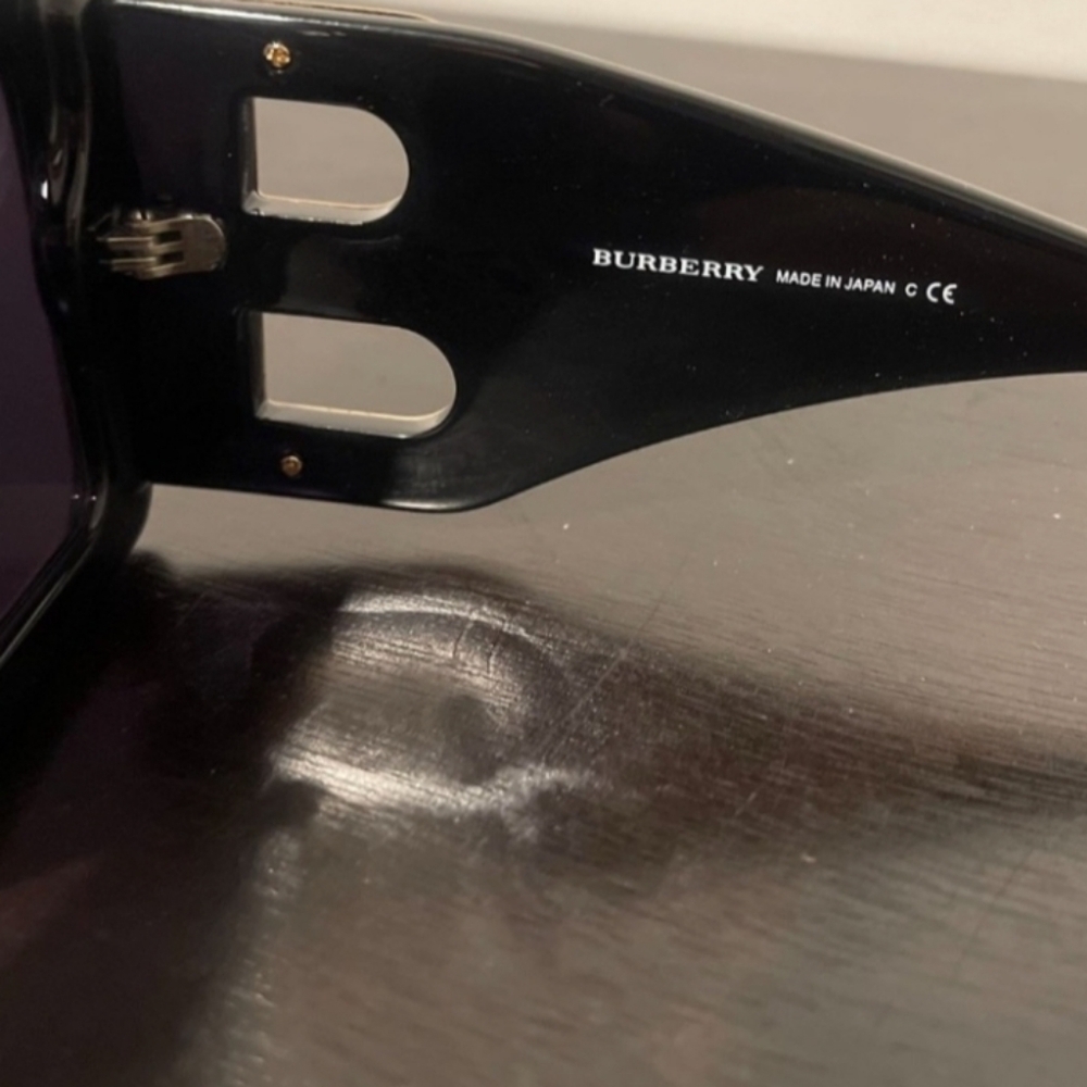 Burberry Black and Gold Square Sunglasses - Picture 3 of 6